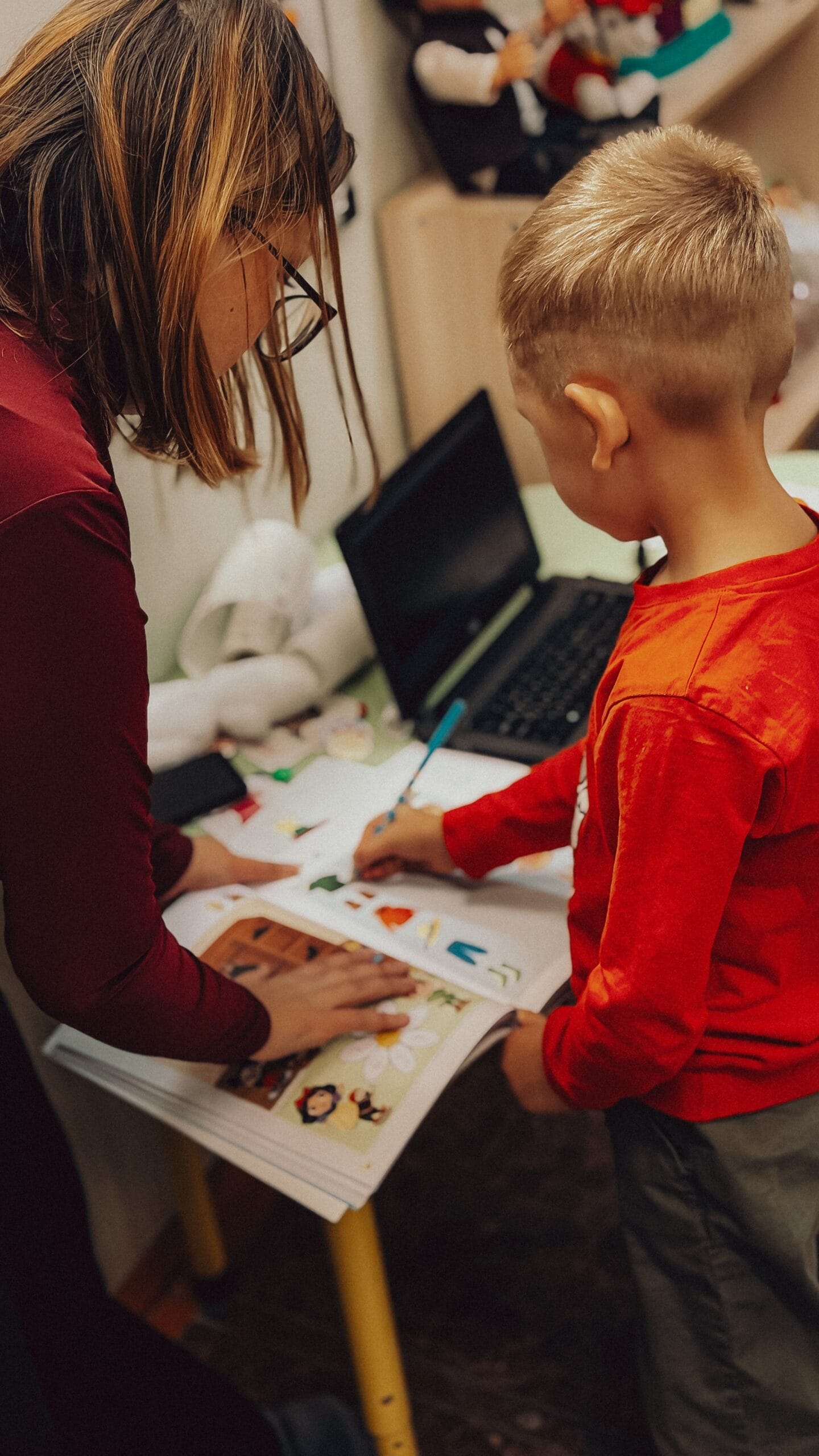 Neuropedagogía infantil en Centro Conecta-Dos Managua para niños con dificultades de aprendizaje, atención y rendimiento escolar.